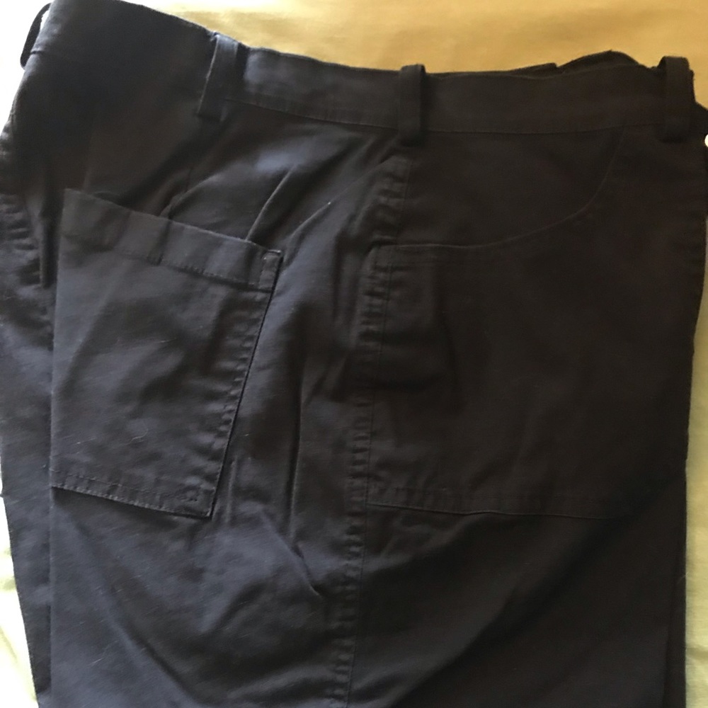 Cute black capris. Size 14.
